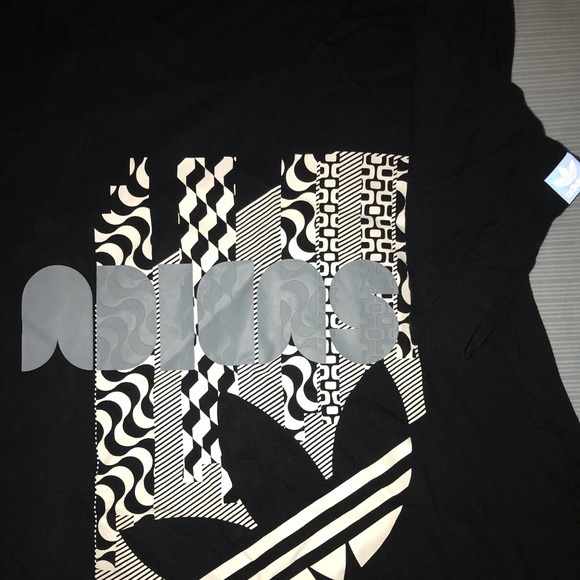 Black and White abstract Adidas tee - Picture 3 of 3